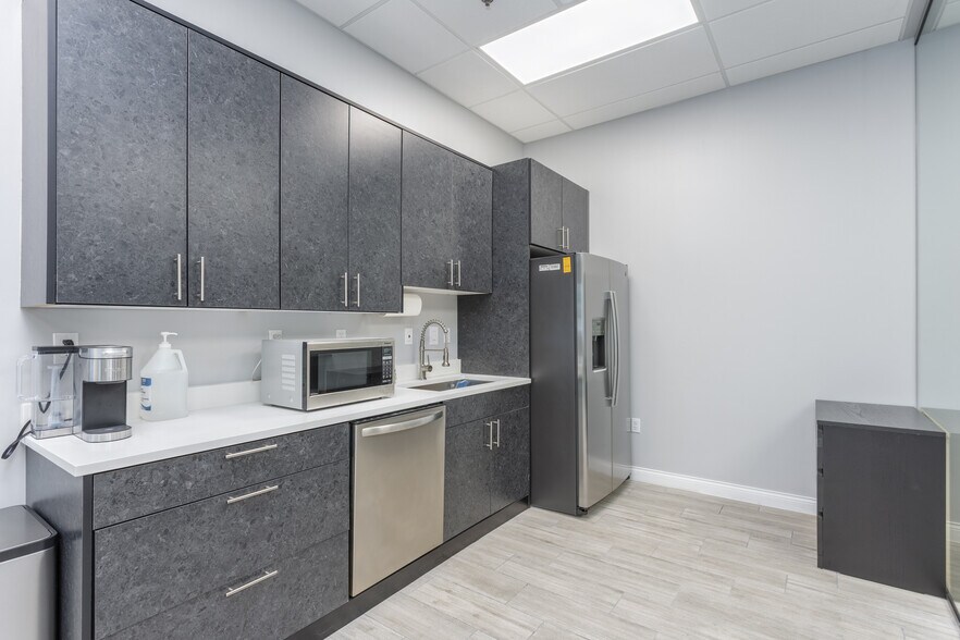 More Photos Of 2041 Morriss Rd, Flower Mound Medical For Lease