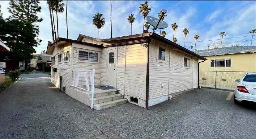 More Photos Of 1160 Linden Ave, Glendale Multifamily For Sale