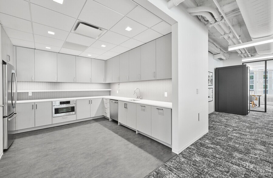 More Photos Of 11 Grand Central East, New York Coworking Space