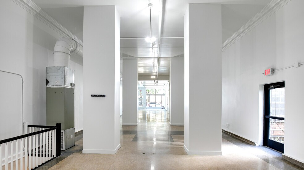 More Photos Of 304 E Grace St, Richmond Storefront Retail Office For Sale
