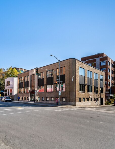 More Photos Of 4444 Rue Sainte-Catherine O, Westmount Office For Lease