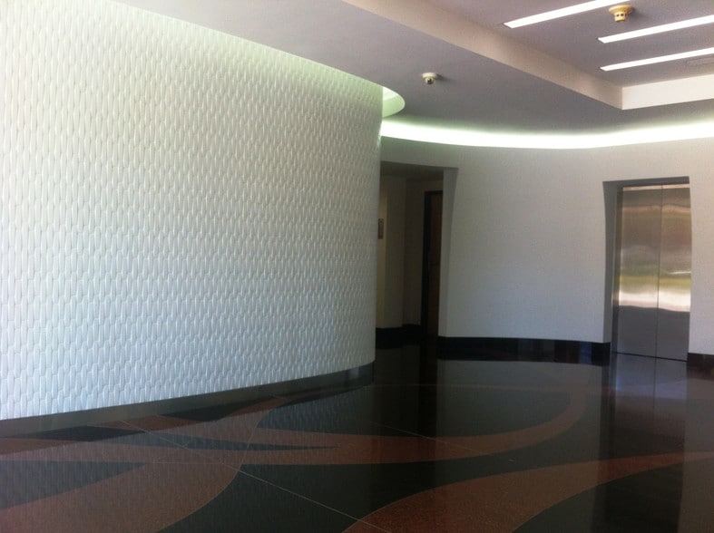 More Photos Of 16542 Ventura Blvd, Encino Medical For Lease
