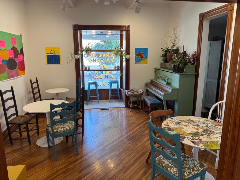 More Photos Of 414 S Holcomb St, Springdale General Retail For Sale