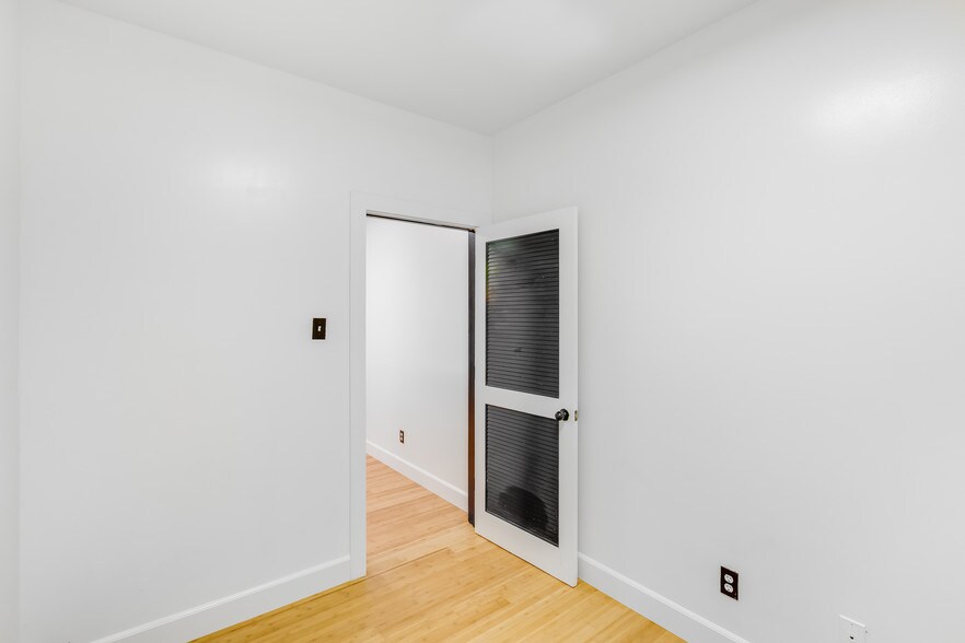 More Photos Of 3415 Cesar Chavez, San Francisco Medical For Sale