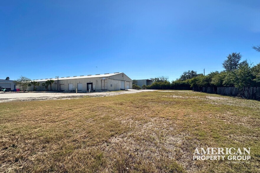 More Photos Of 1227-1231 Hardin Ave, Sarasota Warehouse For Sale