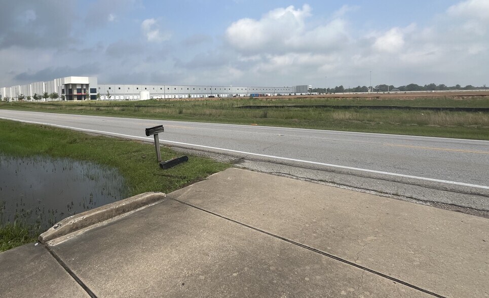 More Photos Of 13927 Boudreaux Rd, Tomball Land For Sale