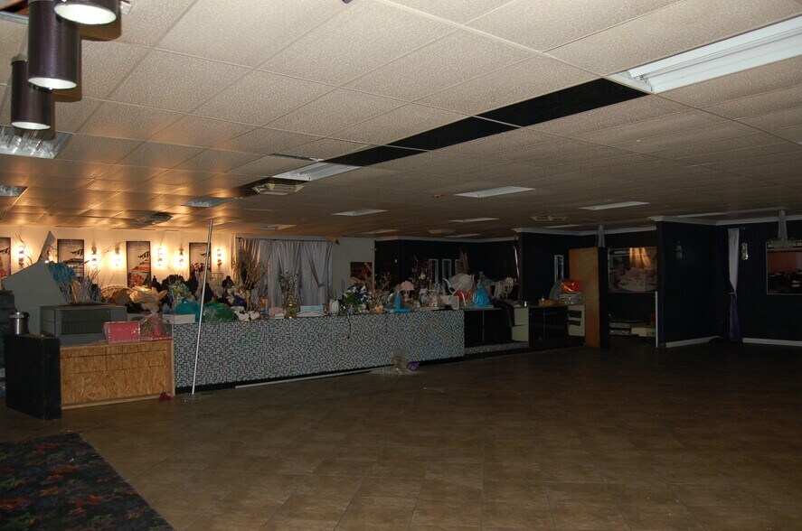 More Photos Of 225 E Base Line St, San Bernardino Freestanding For Sale