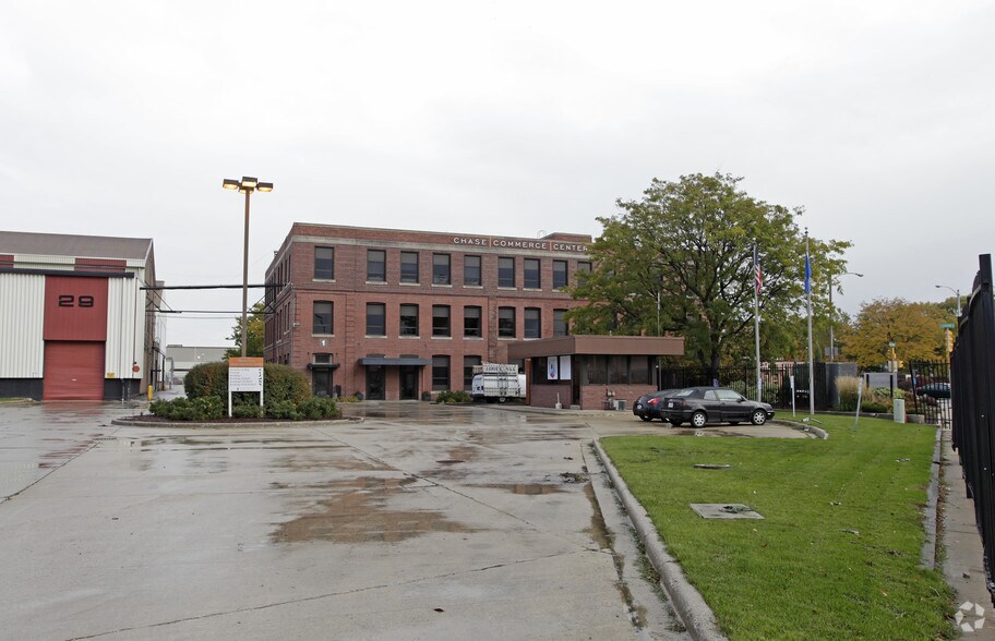 More Photos Of 3073 S Chase Ave, Milwaukee Office For Lease