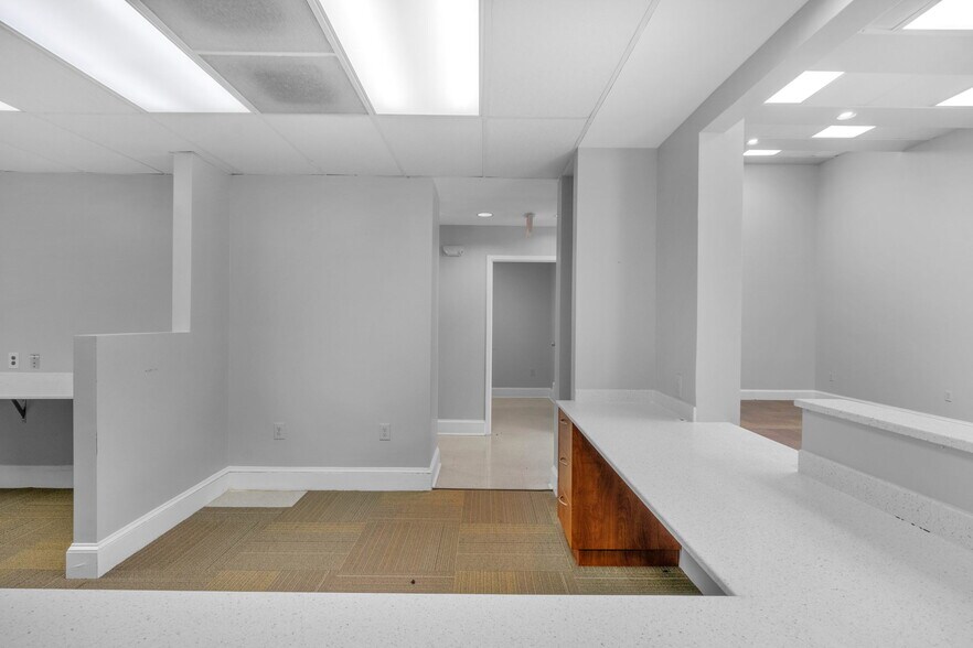 More Photos Of 1201-1203 Colonial Commons Ct, Lancaster Medical For Lease