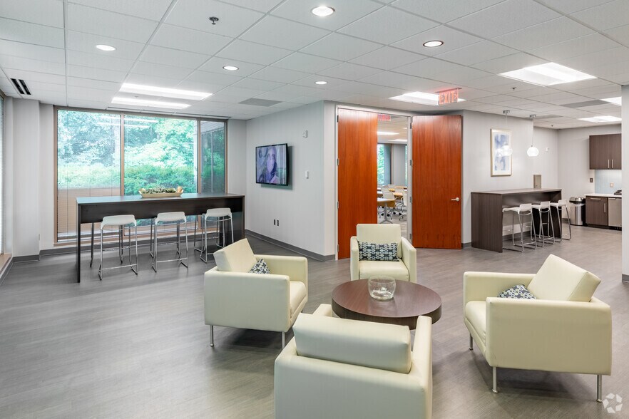 More Photos Of 2160 Satellite Blvd, Duluth Office For Lease