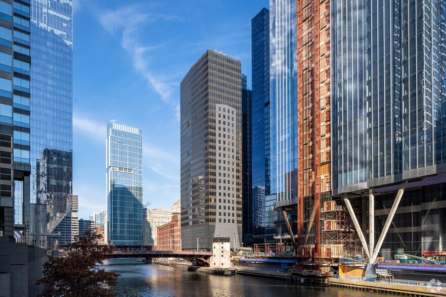 More Photos Of 150 N Wacker Dr, Chicago Office For Lease