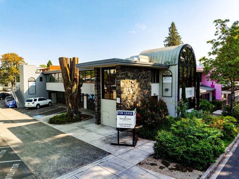 Primary Photo Of 1255 Pearl St, Eugene Medical For Lease