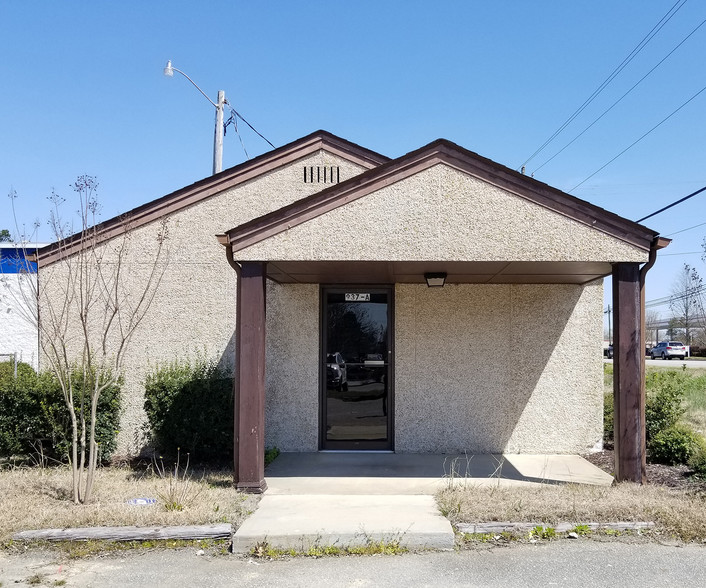 More Photos Of 937 N Brightleaf Blvd, Smithfield Light Distribution For Sale