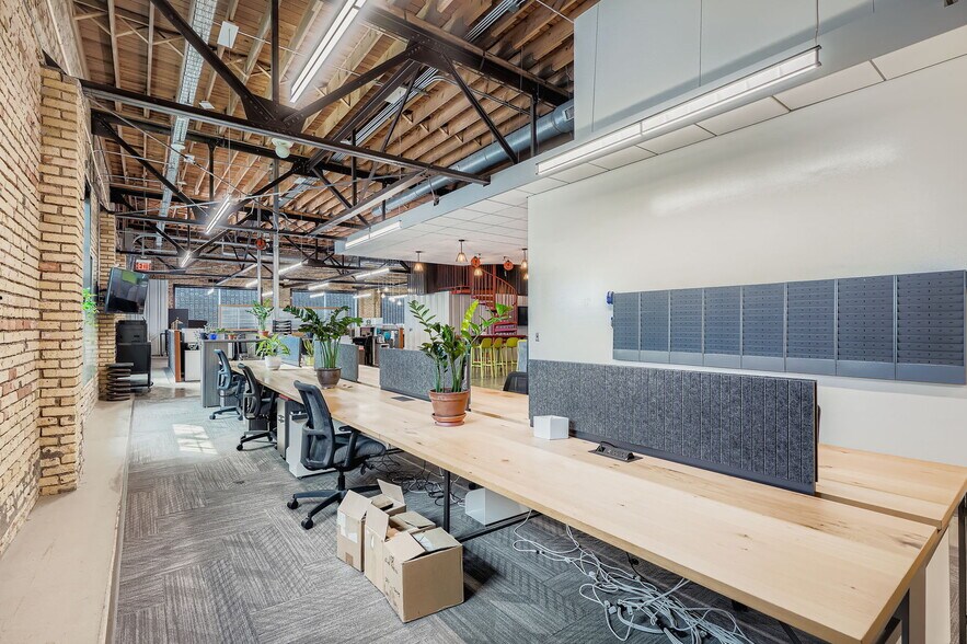 More Photos Of 571 Snelling Ave N, Saint Paul Office For Sale