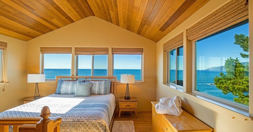 More Photos Of 205 Wave Dr, Shelter Cove Hotel For Sale