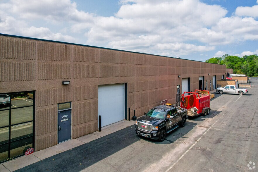More Photos Of 521-563 Phalen Blvd, Saint Paul Coworking Space