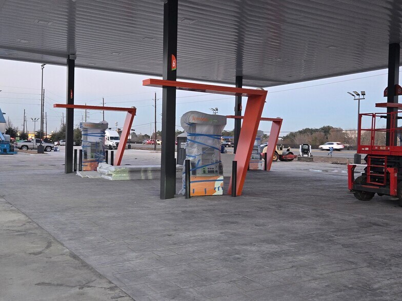 More Photos Of 3210 S Texas 6, Houston General Retail For Sale