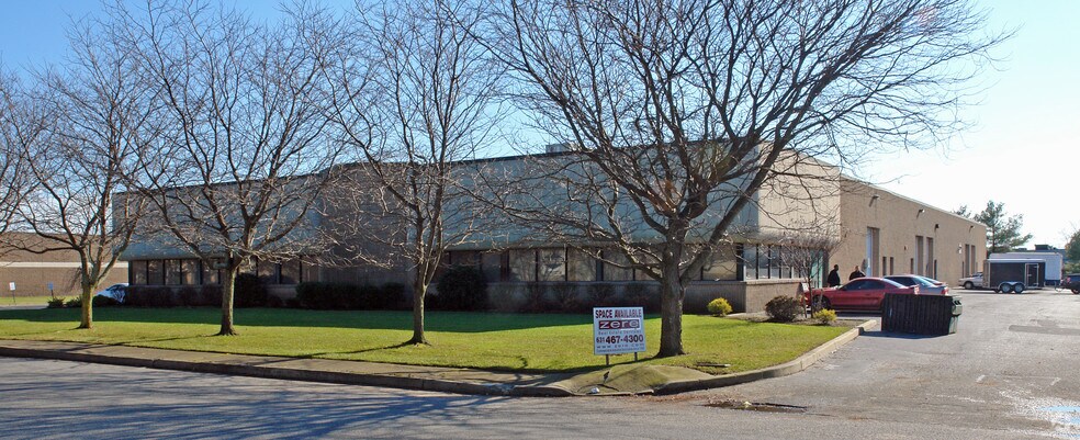 Primary Photo Of 950-960 S 2nd St, Ronkonkoma Warehouse For Lease