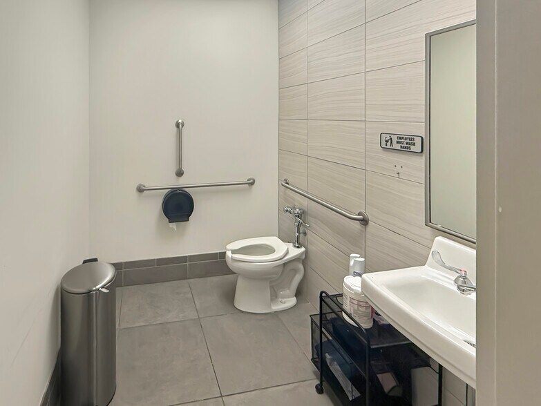 More Photos Of 4280 Watermelon Rd, Northport Office For Sale