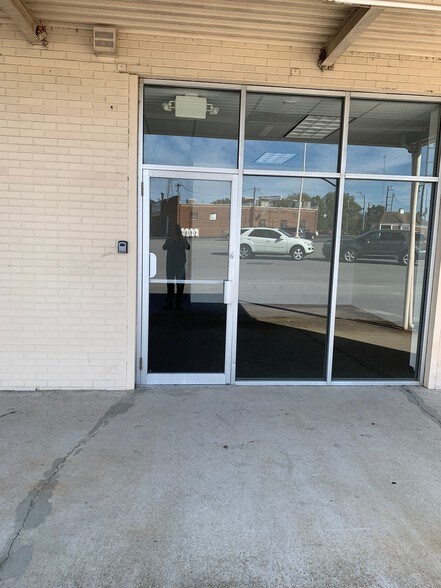 More Photos Of 538 N Main St, Emporia Unknown For Lease