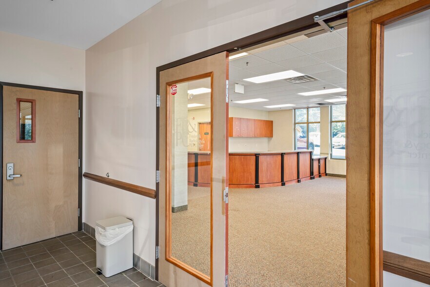 More Photos Of 46B Thomas Johnson Dr, Frederick Medical For Lease