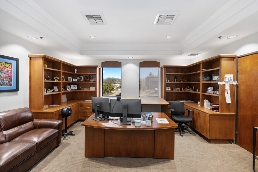 More Photos Of 9902 Channel Rd, Lakeside Light Manufacturing For Lease