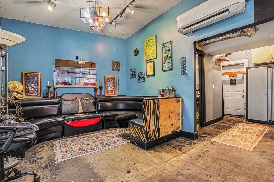 More Photos Of 705 W Rosemary St, Chapel Hill Storefront For Sale