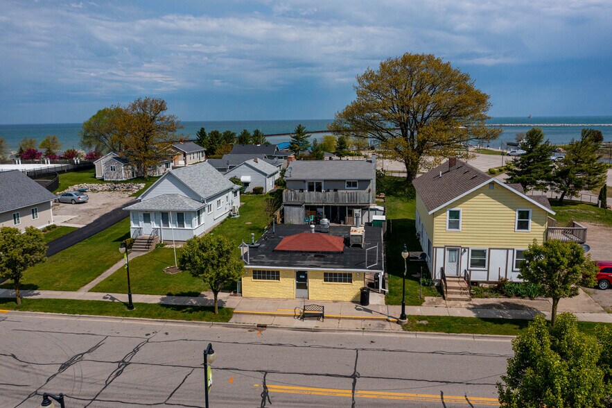 More Photos Of 42 W Spring St, Port Austin General Retail For Lease