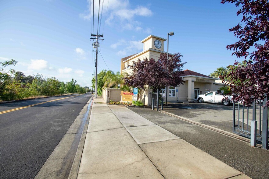 More Photos Of 2110 Railroad Ave, Redding Medical For Sale