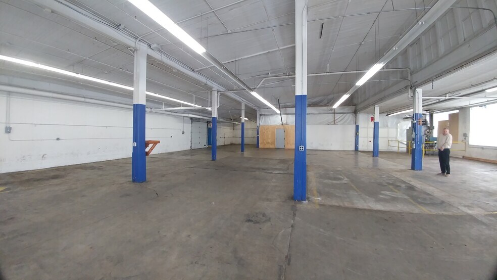 More Photos Of 655 Driving Park Ave, Rochester Warehouse For Lease