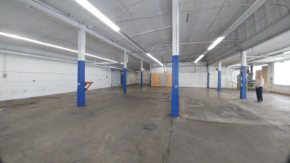 More Photos Of 655 Driving Park Ave, Rochester Warehouse For Lease