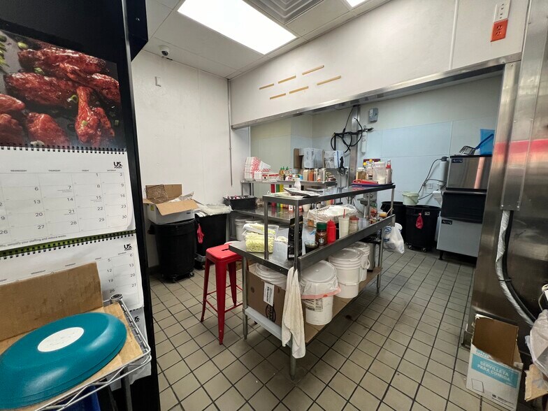 More Photos Of 7205 S Broadway Ave, Tyler Fast Food For Lease