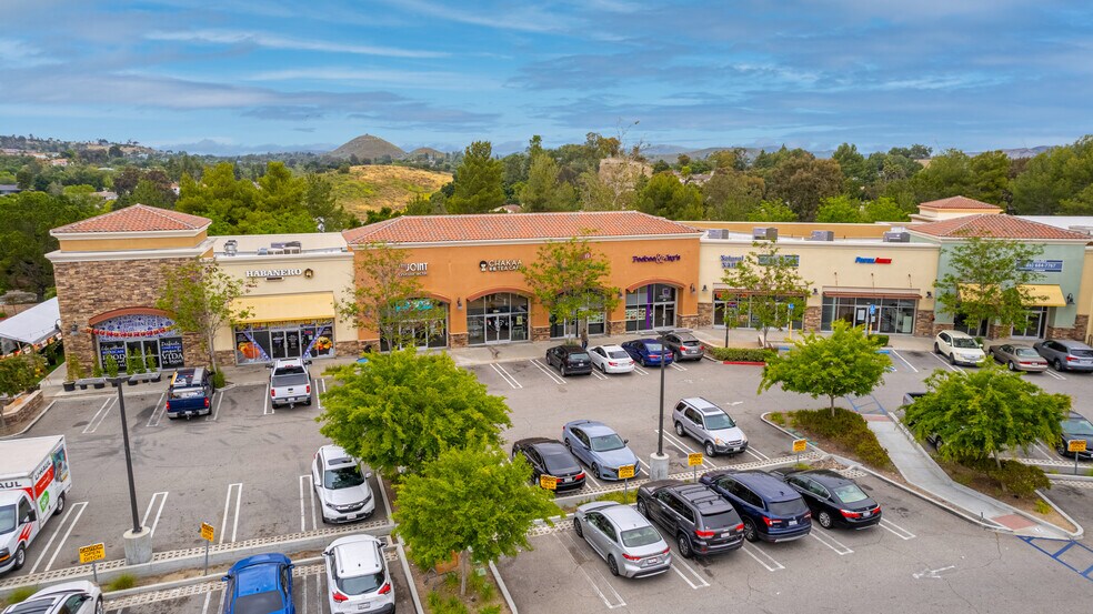 More Photos Of 520 N Ventu Park Rd, Thousand Oaks Storefront Retail Office For Sale