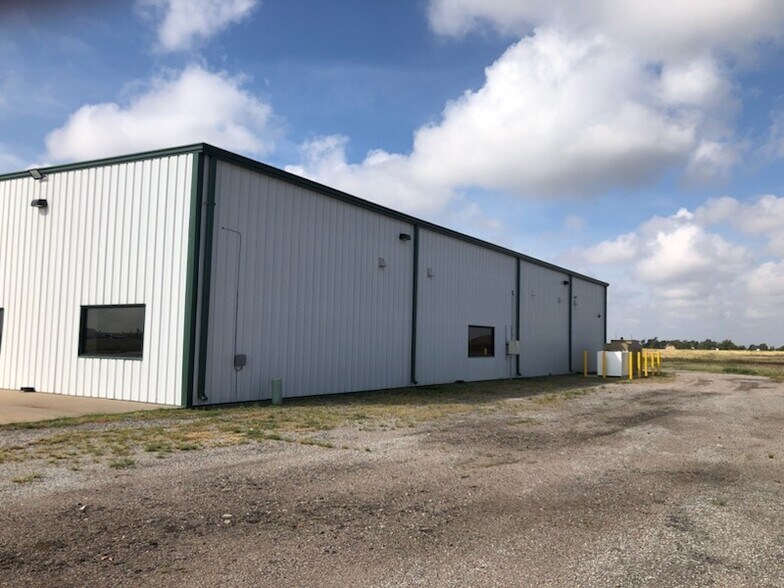 More Photos Of 1519 S 2nd Ave, Dodge City Warehouse For Sale