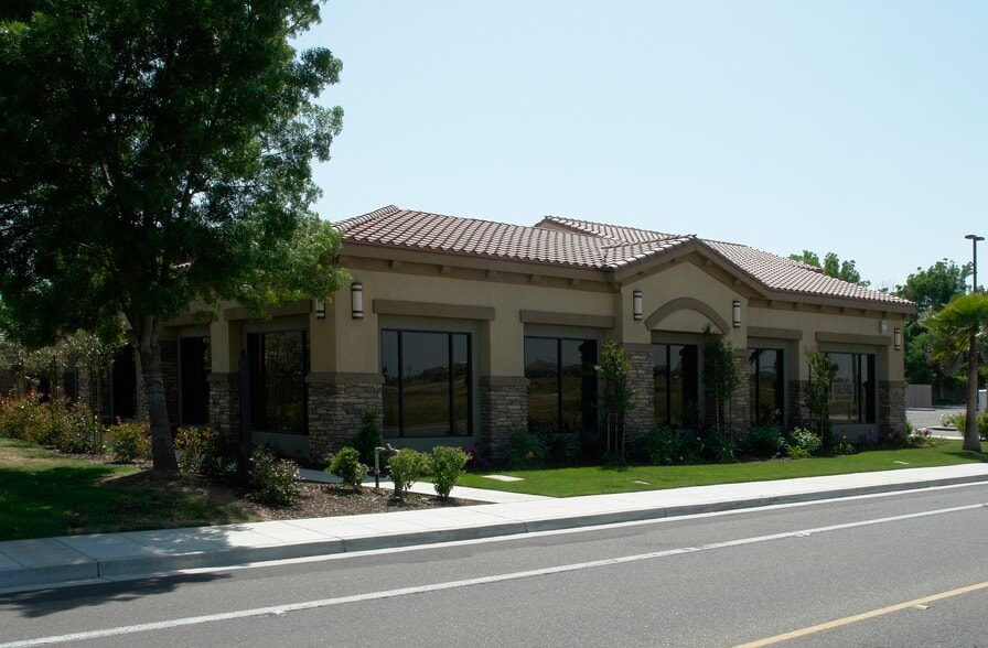 More Photos Of 3275 E Robertson Blvd, Chowchilla Office For Lease