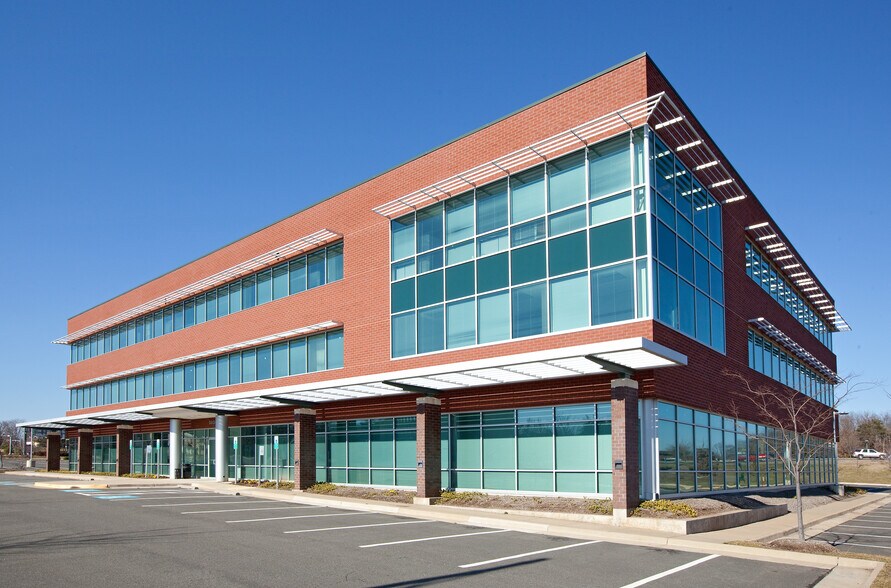 More Photos Of 3850 Fettler Park Dr, Dumfries Office For Lease