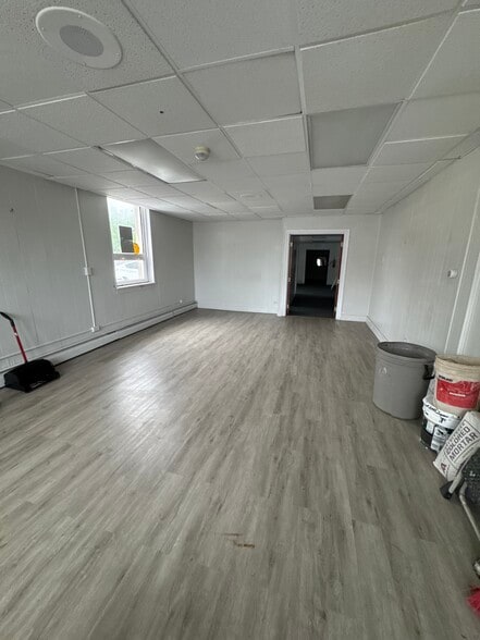 More Photos Of 205 N Lake St, Aurora Storefront Retail Residential For Lease