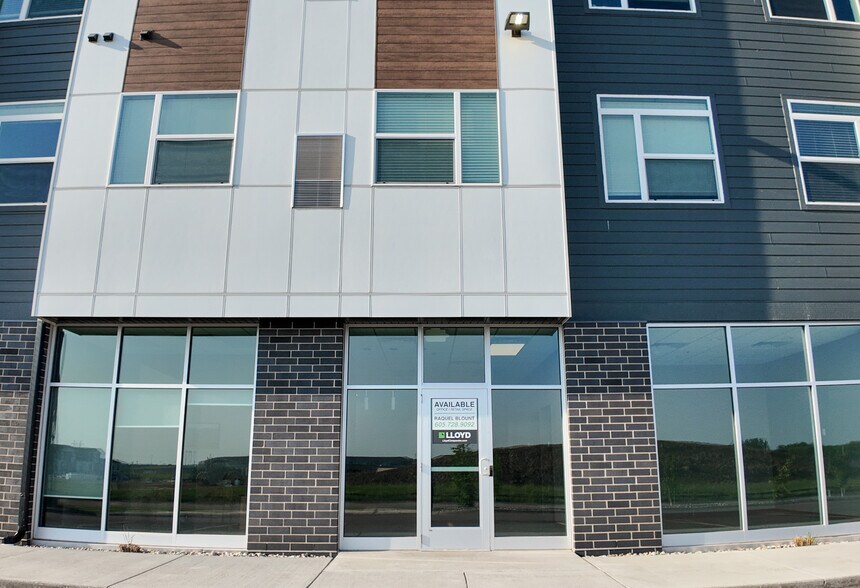 More Photos Of 5501 E 18th St, Sioux Falls Apartments For Lease