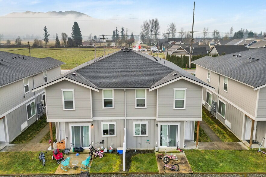 More Photos Of 404 Front St, Sumas Apartments For Sale