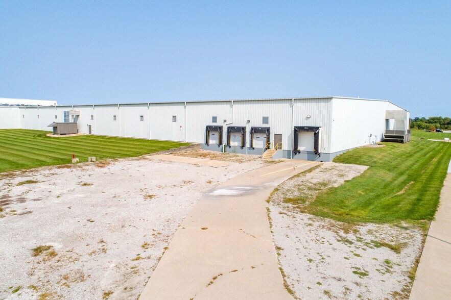 More Photos Of 5701 E 54 Hwy, Mexico Warehouse For Sale