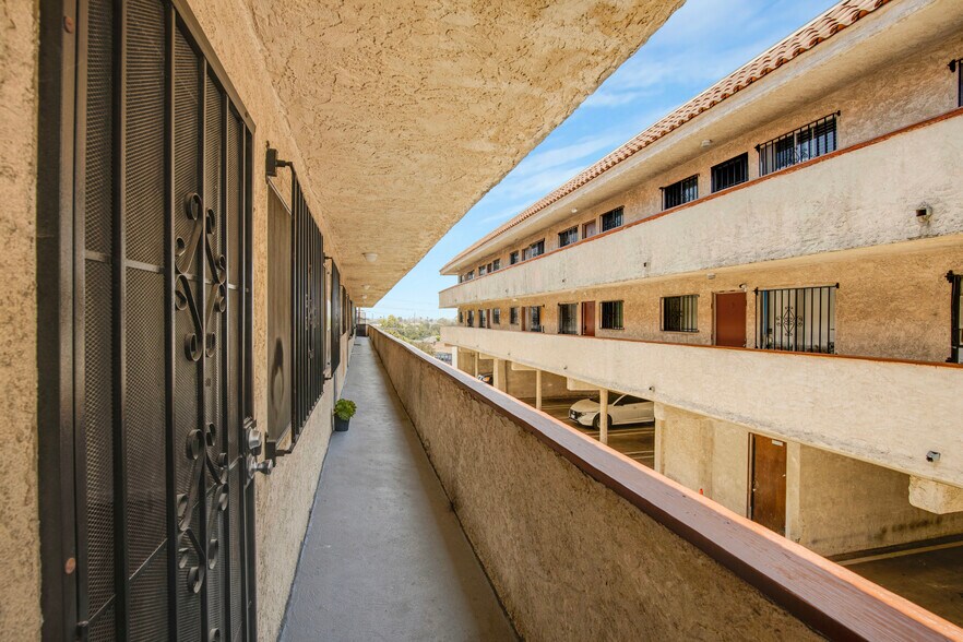 More Photos Of 3405 N Figueroa St, Los Angeles Apartments For Sale