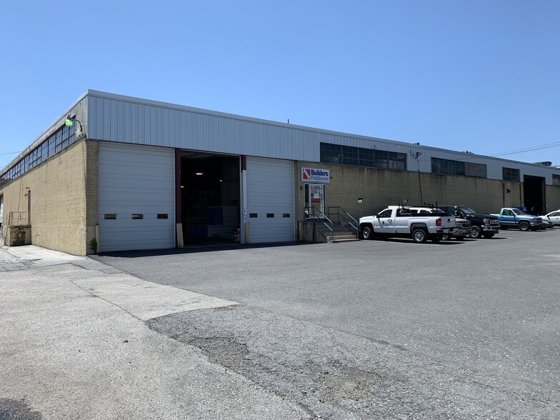 More Photos Of 3405 N 6th St, Harrisburg Coworking Space