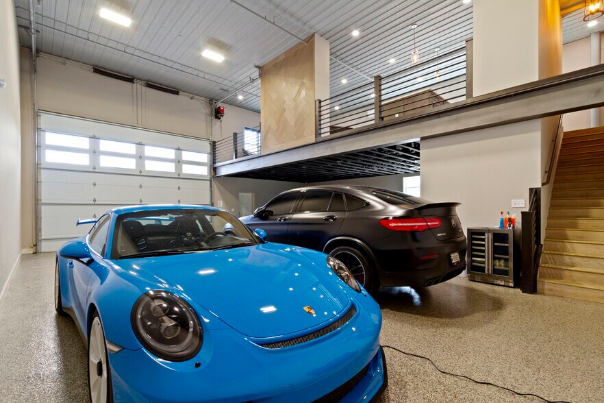 More Photos Of 17745 Motor District Cir, Westfield Showroom For Sale