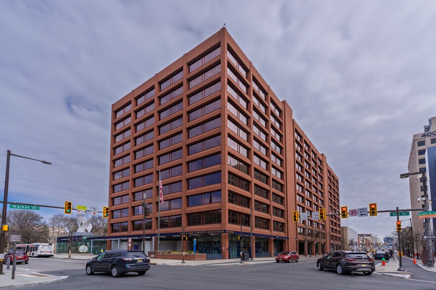 More Photos Of 101 N Independence Mall E, Philadelphia Office For Lease