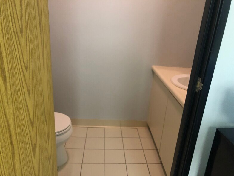 More Photos Of 271 US Highway 46, Fairfield Office For Lease