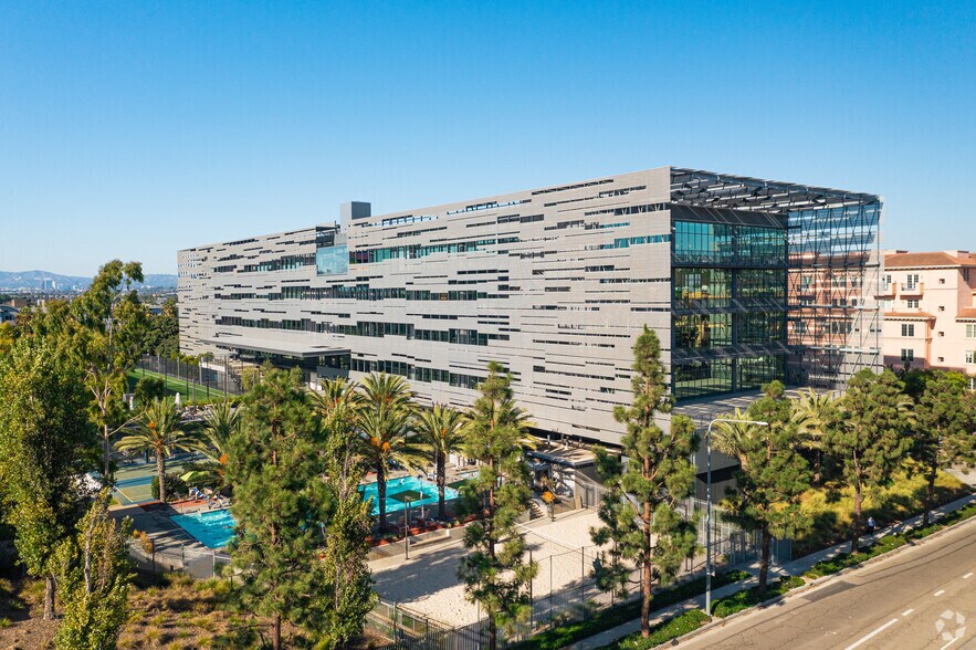 More Photos Of 5533 Waters Edge Way, Playa Vista Office For Lease