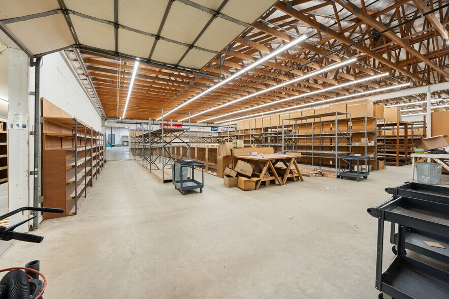 More Photos Of 16 E Industrial Rd, Branford Warehouse For Lease