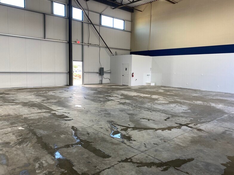 More Photos Of 428 W Powerline Rd, Heber City Light Manufacturing For Lease