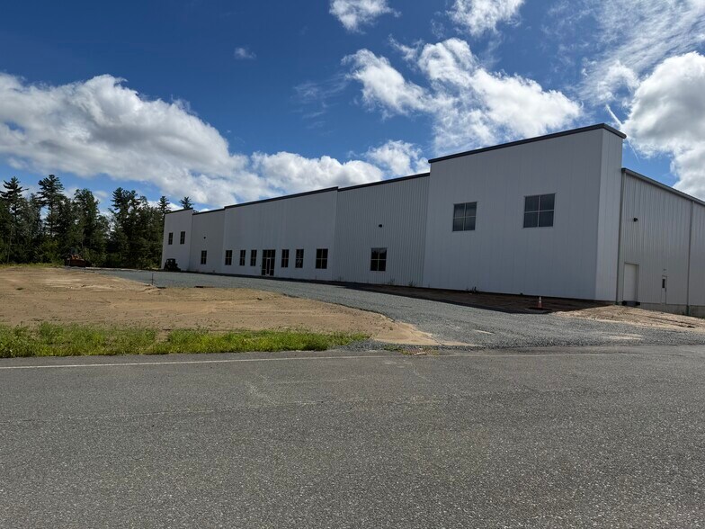 More Photos Of 22 Roberts Lane, Clifton Park Warehouse For Lease
