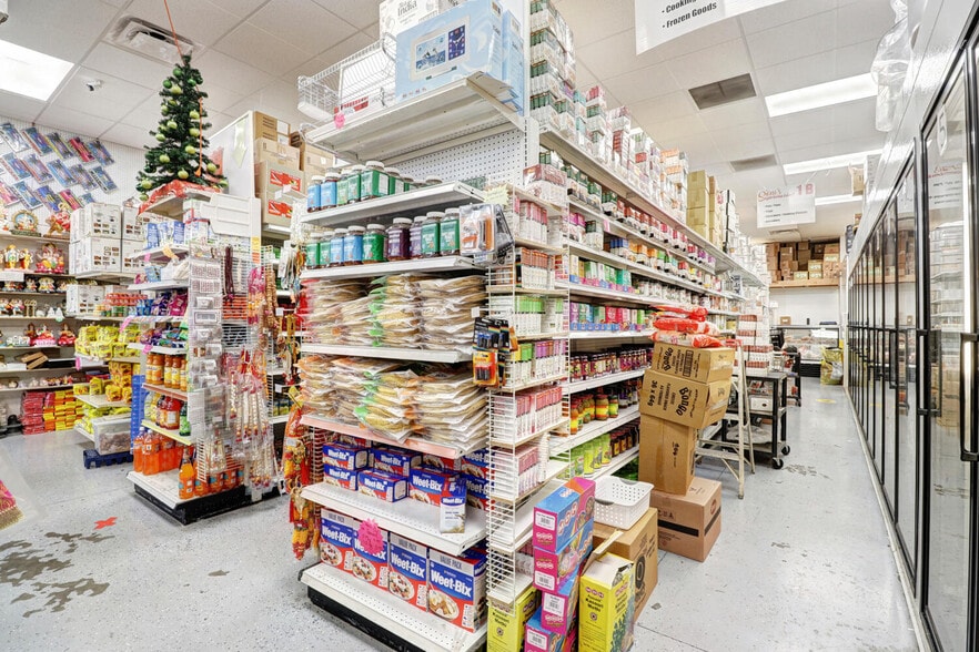 More Photos Of 7400 Elsie Ave, Sacramento Freestanding For Lease